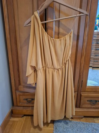 Vestido fiesta mostaza