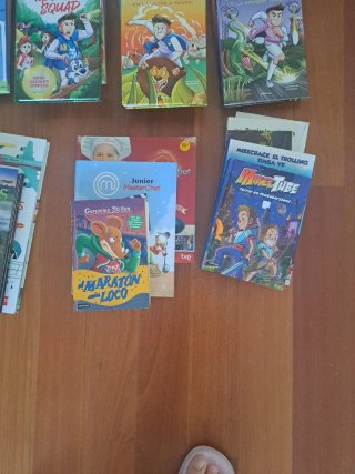 Lote + 20 libros infantiles, no divido,no envío