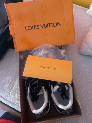 Zapatillas Louis Vuitton Negras y Blancas