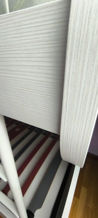 Litera de madera con cajones