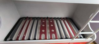 Litera de madera con cajones