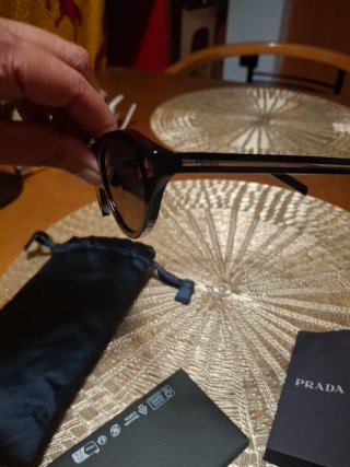 Occhiali Prada neri