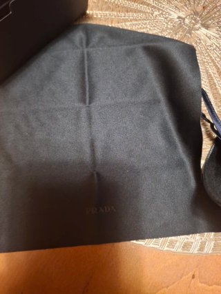 Occhiali Prada neri