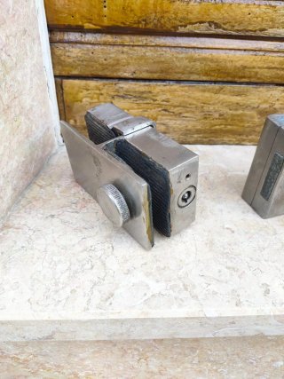 Cerradura SAG doble Hoja Cristal con llaves