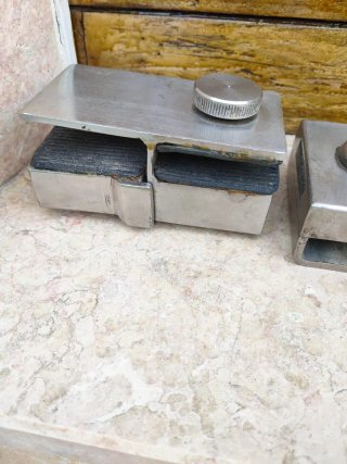 Cerradura SAG doble Hoja Cristal con llaves