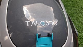 Robot limpiafondos de piscina