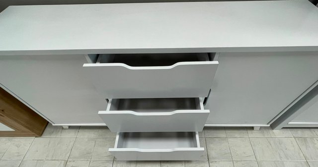 Aparador blanco de madera