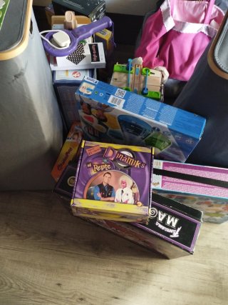 Juegos de mesa + carrito para muñecos