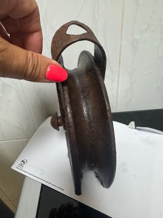 Polea,Roldana de pozo antigua