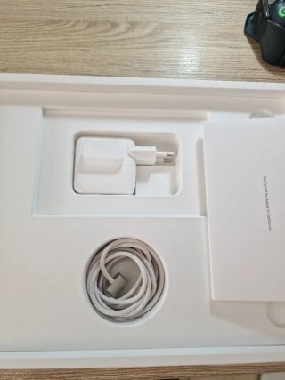 Apple MacBook Air M2 13 Gris Espacial