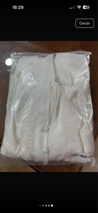 Camisa blanca con bordados talla S