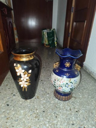 Jarrones antiguos de cerámica