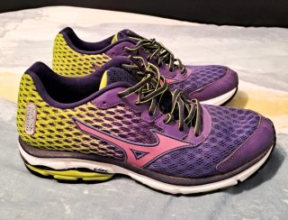 Mizuno Wave Rider 18