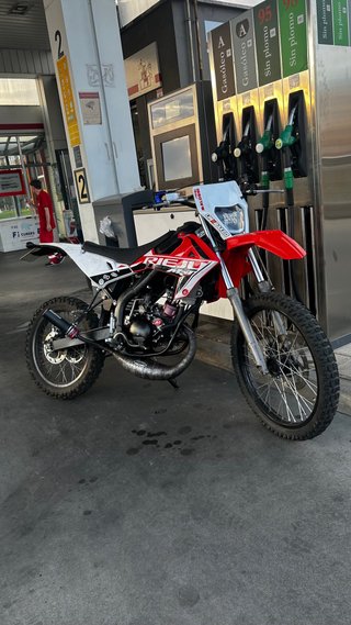 RIEJU MRT Enduro Roja y Blanca