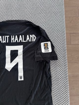 9 Braut Haaland Noruega Negra Talla L