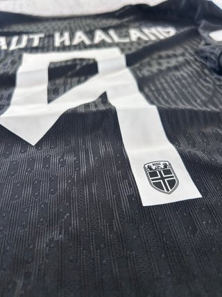 9 Braut Haaland Noruega Negra Talla L