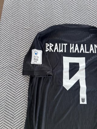 9 Braut Haaland Noruega Negra Talla L