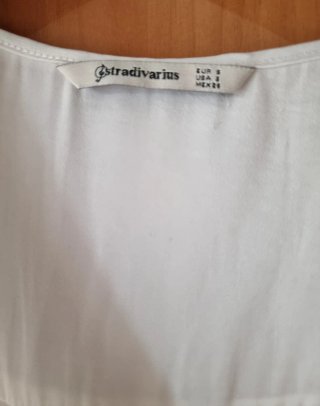 Camicetta Stradivarius bianca con maniche a 3/4