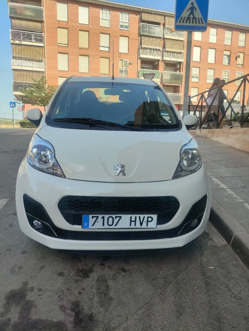 Peugeot 107 2014 - foto 1