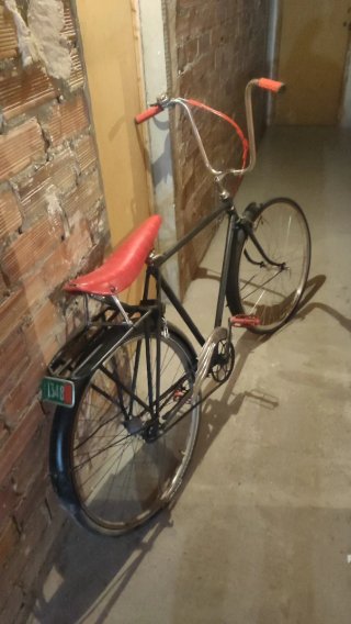 Bicicleta Clásica Modificada Roja y Negra