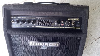 Amplificador Bajo Behringer BHL900