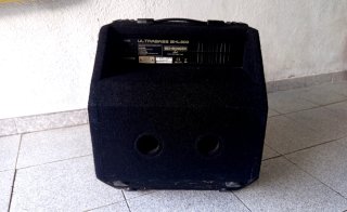 Amplificador Bajo Behringer BHL900