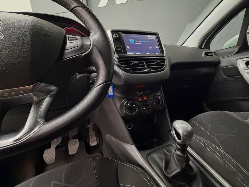 Peugeot 2008 2018, foto 12