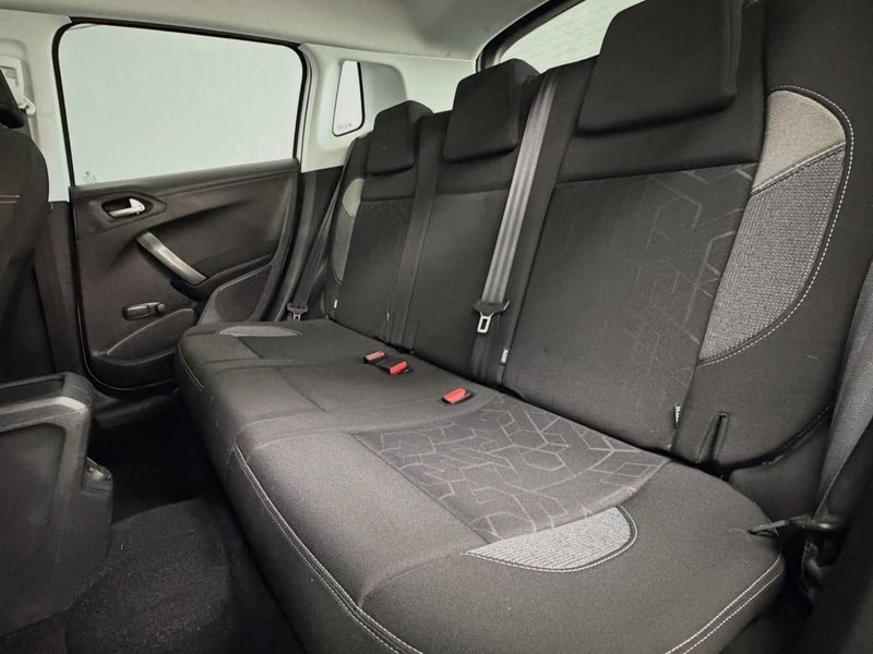 Peugeot 2008 2018, foto 15