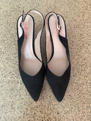 Tacones negros