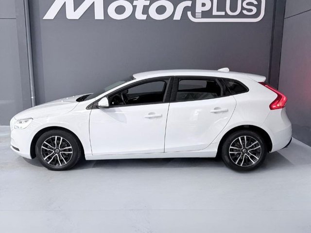 VOLVO V40 2.0 D2 Momentum