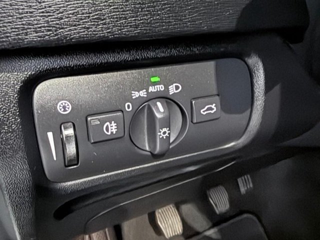 VOLVO V40 2.0 D2 Momentum