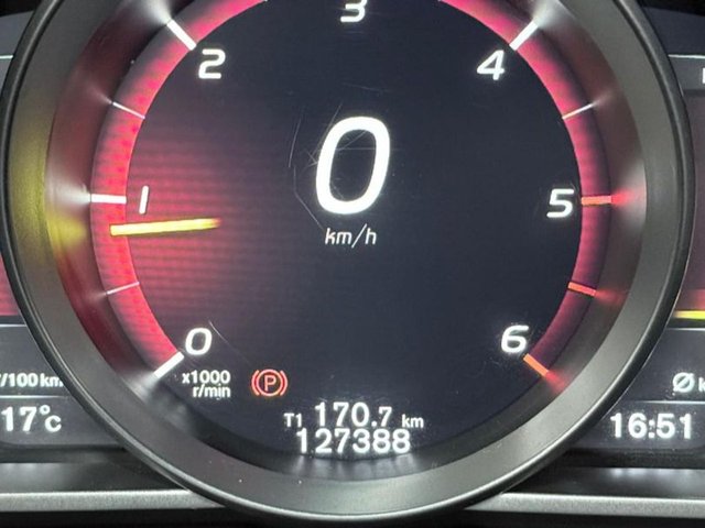 VOLVO V40 2.0 D2 Momentum