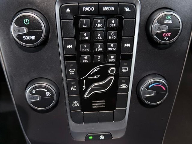 VOLVO V40 2.0 D2 Momentum
