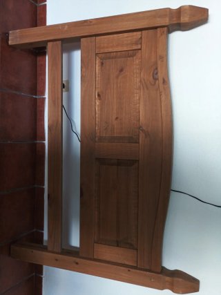 Cabecero de cama de madera rústico