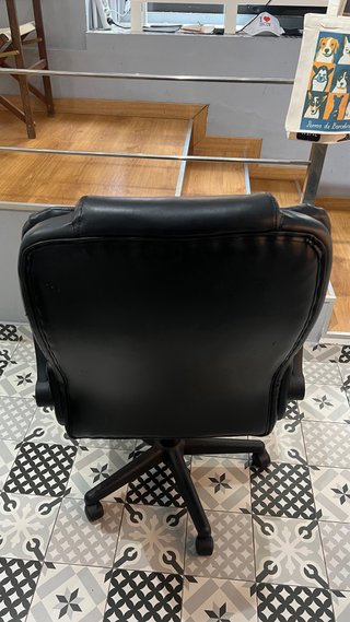 Silla de oficina negra