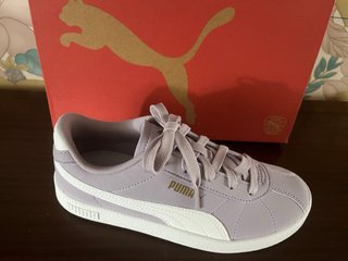 Zapatillas Puma Moradas y Blancas  Talla 34.5
