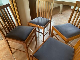 Mesa redonda extensible madera y 4 sillas a juego