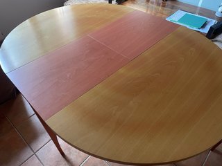 Mesa redonda extensible madera y 4 sillas a juego
