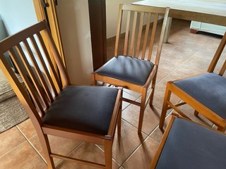Mesa redonda extensible madera y 4 sillas a juego