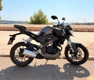 Yamaha MT125 negro mate