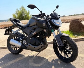 Yamaha MT125 negro mate