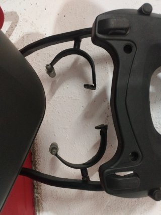 Soporte y maleta Givi Yamaha Fz6