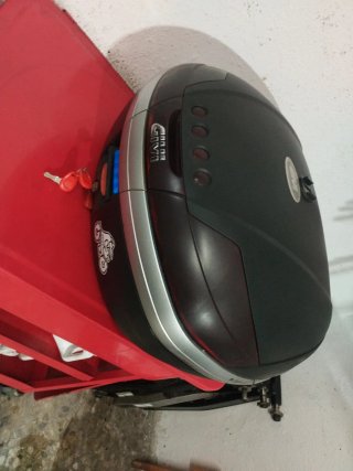Soporte y maleta Givi Yamaha Fz6