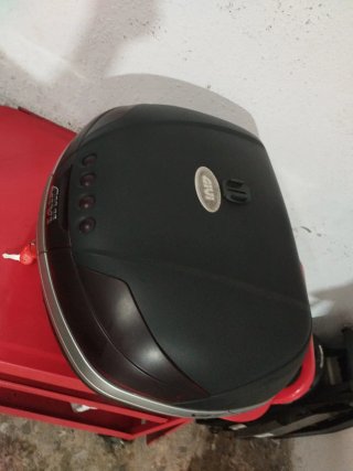 Soporte y maleta Givi Yamaha Fz6