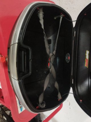 Soporte y maleta Givi Yamaha Fz6