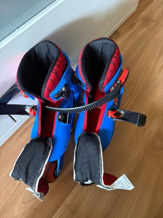 Patines Spiderman y Casco Amarillo