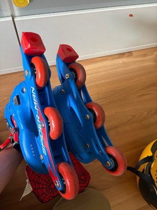 Patines Spiderman y Casco Amarillo