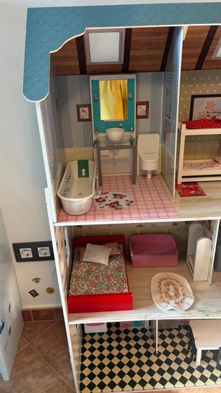 Casa de muñecas grande de madera Con muebles