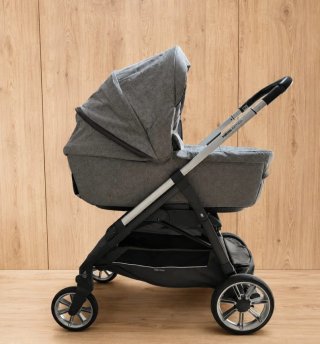 Silla de bebé/capazo gris De la marca INGLESINA