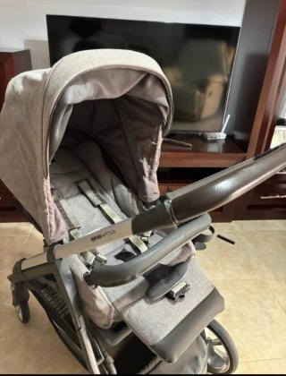Silla de bebé/capazo gris De la marca INGLESINA